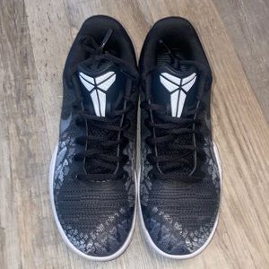 Pre-owned: Worn once, great condition. Kids Size 6